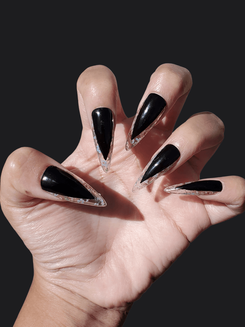 Naughty or Nice nails DEA NOVA 